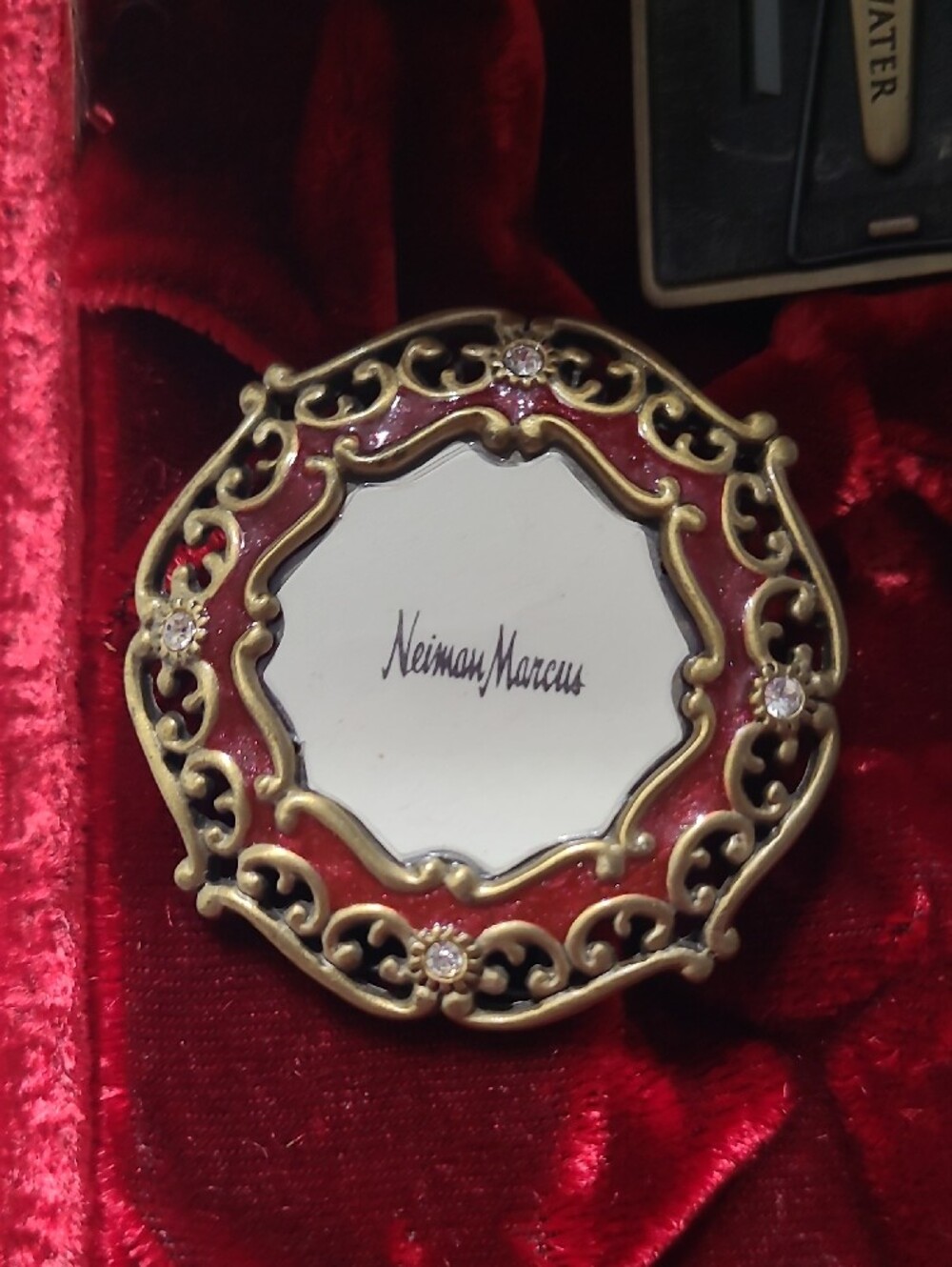 Neiman Marcus Red & Gold Ornate Round Mini Frame - Picture 3 of 8